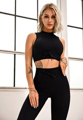 Conjunto de dos piezas con sujetador deportivo tipo halter y leggings de cintura alta texturizados